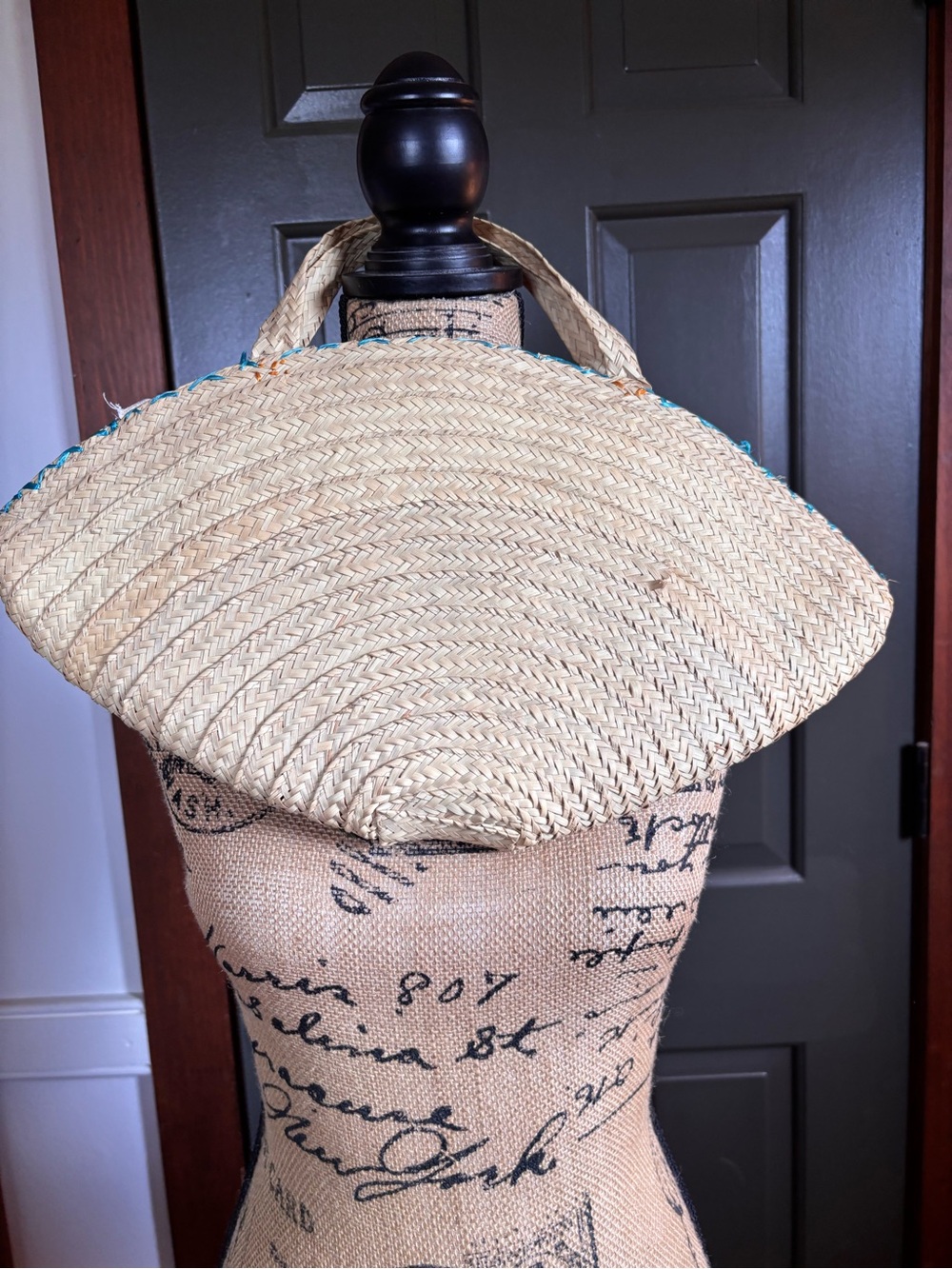 Vintage MCM Straw zip Top Bag With Handles Floral, Retro,Vaca, Festival - Picture 3 of 6